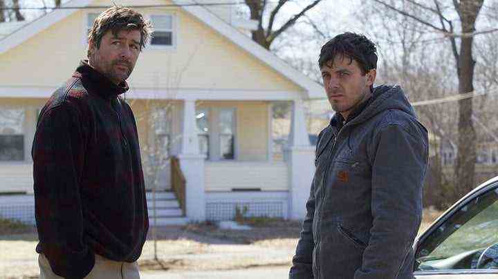 Kyle Chandler and Casey Affleck in Manchester-By-The-Sea
