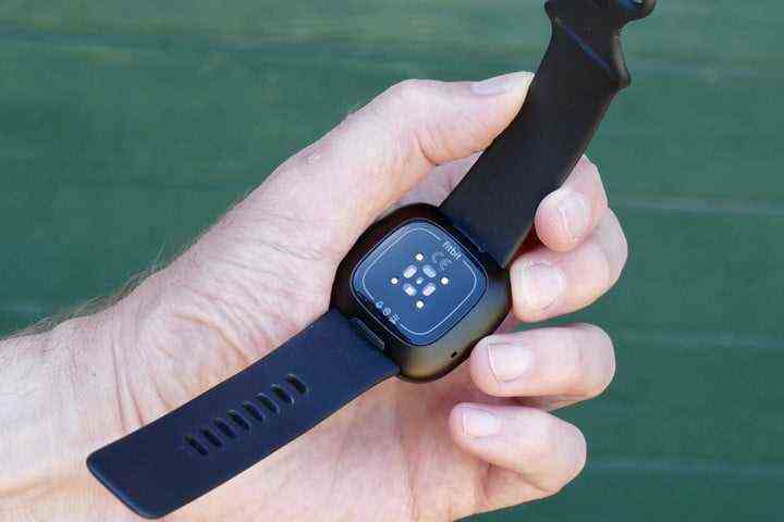Fitbit Versa 3 Herzfrequenzsensor.