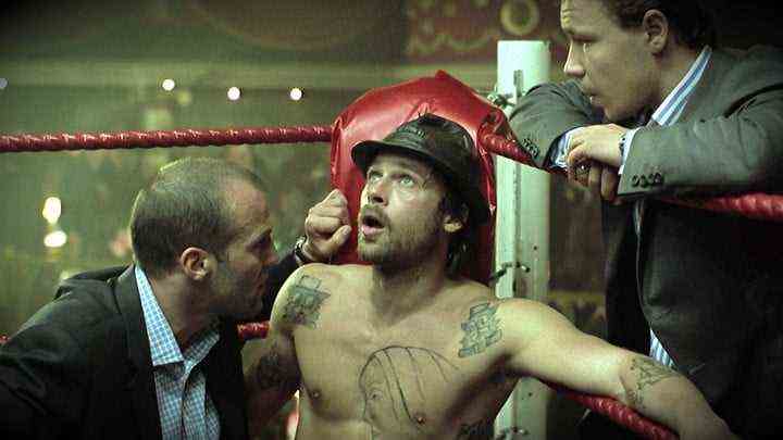 Brad Pitt in einem Boxring in einer Szene aus Snatch.