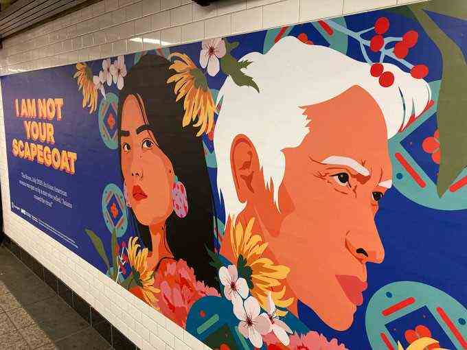 künstlerisches U-Bahn-Poster mit den Gesichtern eines asiatisch-amerikanischen Mannes und einer asiatischen Frau