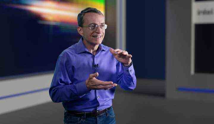 Intel CEO präsentiert auf der Intel Accelerated-Veranstaltung.