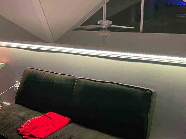 Govee Strip Lights in einem Loft