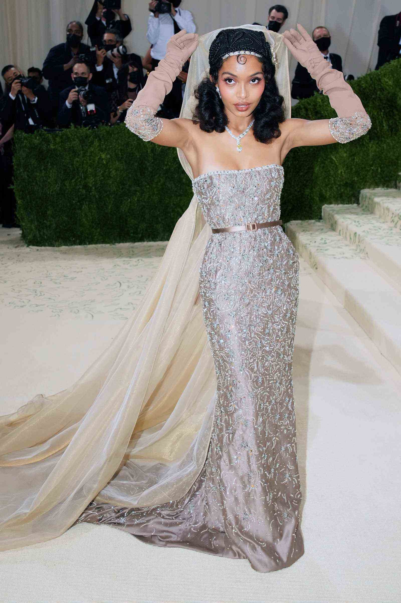Yara Shahidi in einem Kleid von Christian Dior bei der Met Gala.
