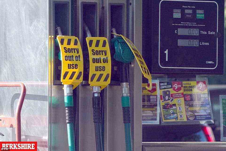 MAIDENHEAD: BERKSHIRE: There were closed pumps at a Co-op Texaco garage in Maidenhead, Berkshire on Friday as the HGV shortage continues to bite