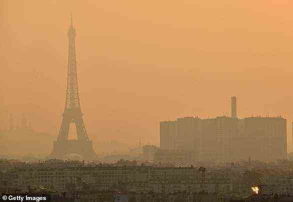 Das 2015 erstmals unterzeichnete Pariser Abkommen ist ein internationales Abkommen zur Kontrolle und Begrenzung des Klimawandels.  Im Bild: Luftverschmutzung über Paris im Jahr 2019.