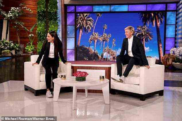 Heißes Thema: DeGeneres fragte auch nach Kunis' Haltung zur Hygiene ihrer Familie, für die sie zuvor viel Kritik erhalten hatte