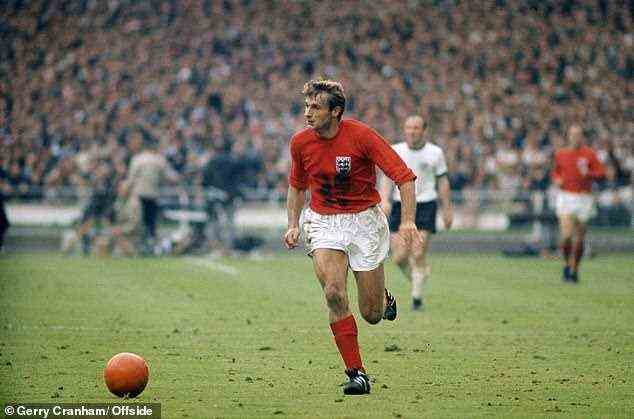 Roger Hunt begann das WM-Finale 1966, als England die Bundesrepublik Deutschland im Wembley-Stadion 4:2 besiegte, wurde aber zu einem der vergessenen Helden des Triumphs
