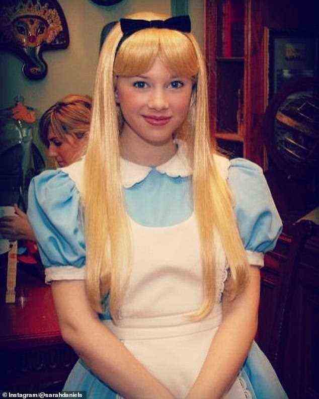 Disney-Vergangenheit: Der Musicaldarsteller hat auch die Rollen von Alice aus Alice and Wonderland (im Bild) und sowohl Wendy als auch Tinkerbell aus Peter Pan übernommen