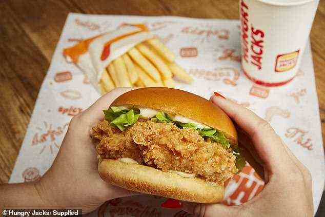 Hungry Jack's hat eine neue Reihe seiner „größten, knusprigsten und saftigsten“ Brathähnchen-Burger in Australien vorgestellt, die es mit allen Konkurrenten aufnehmen kann