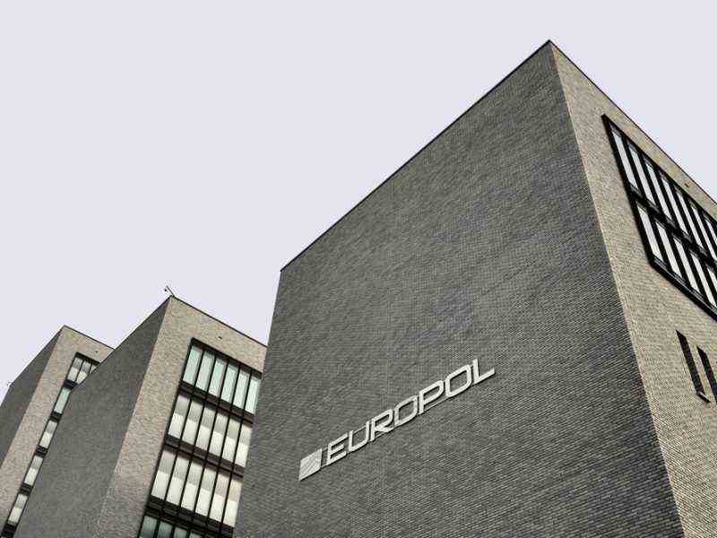 Die Europäische Kommission hat den Abgeordneten zugesichert, dass die neue „Entschlüsselungsplattform“ von Europol nicht zum Missbrauch von Datenschutzstandards verwendet wird und streng überwachte Zugriffsrechte auf die im Rahmen des Betriebs der Technologie abgerufenen Daten hat.