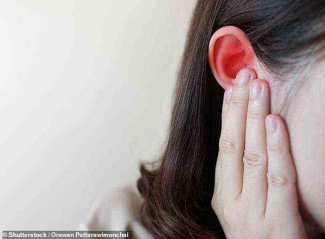 Tinnitus tritt tendenziell häufiger bei Menschen auf, die andere Ohrprobleme haben, wie beispielsweise Hörbehinderungen oder wiederkehrende Infektionen (Dateifoto)