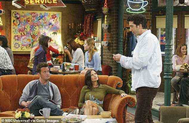Monica: verbrachte während ihrer Zeit in der Hit-Sitcom Friends endlose Stunden damit, als Monica Geller (im Bild) im legendären Kaffeehaus Central Perk zu drehen