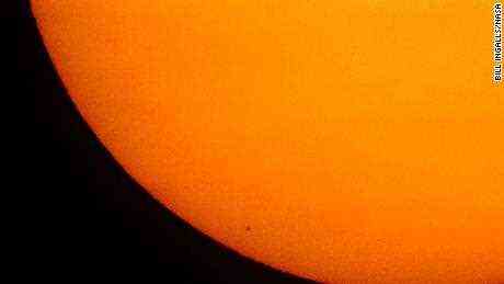 Merkur überquert die Sonne selten