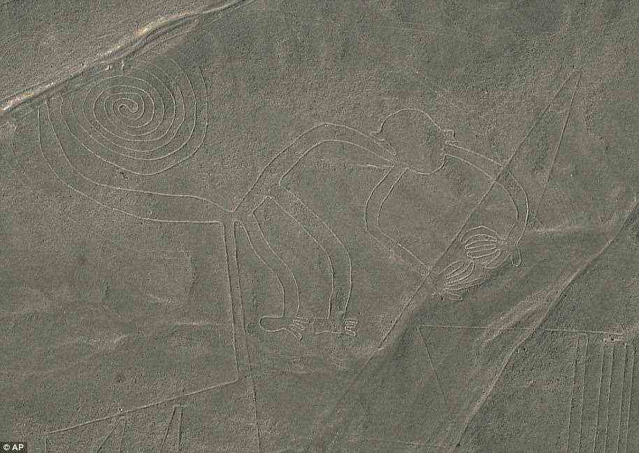 Eine Luftaufnahme einer spiralförmigen Affenfigur in Perus mysteriösen Nazca-Linien, etwa 240 Meilen südlich von Lima.  Niemand weiß, warum die prä-inkaische Nazca-Kultur die Figuren und Linien gemacht hat, von denen einige Meilen lang sind