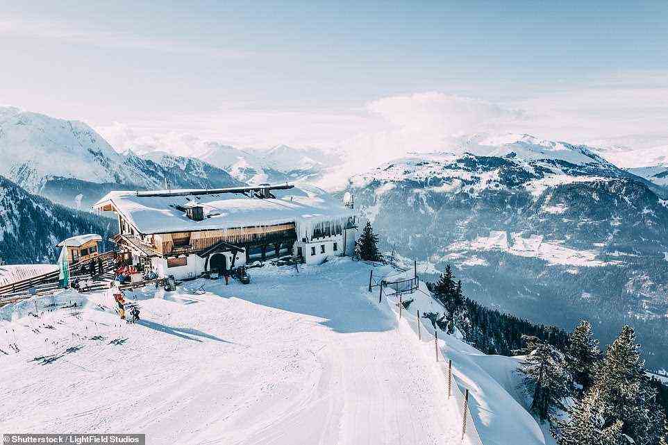 Mayrhofen zählt zu den beliebtesten Ferienorten der Alpen, da es am Fuße von Penken und Ahorn liegt