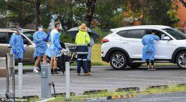 NSW meldete am Sonntag 667 neue lokal erworbene Fälle und 10 Todesfälle, das erste Mal, dass die täglichen Fallzahlen seit dem 19. August unter 700 lagen