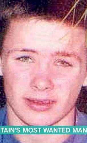 Liam Kelly war 16, als er 2004 zweimal geschlossen wurde, als er versuchte, zwei bewaffneten Männern auf der Straße zu entkommen