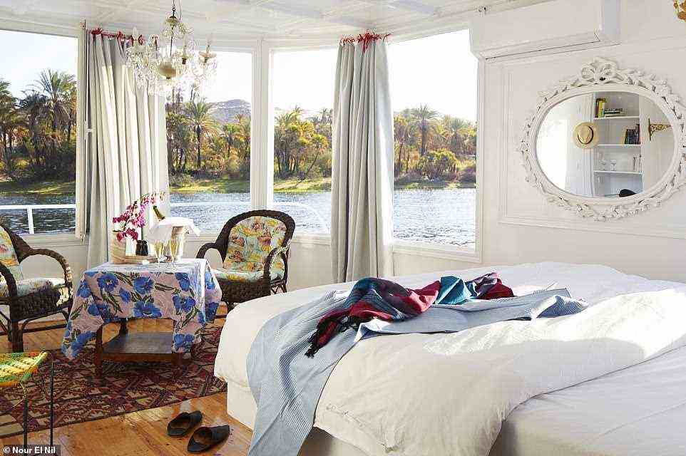 Abgebildet ist eines der Schlafzimmer an Bord der 'Adelaide'.  Die Suiten haben einen Hauch von französischem Country-Chic