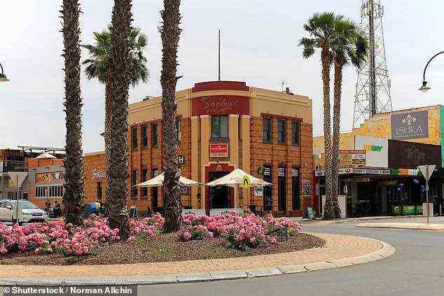 Professor Sutton declared Mildura Rural City Council residents would be plunged into a seven-day lockdown at midnight on Friday, giving locals just over six hours' notice (pictured, Mildura town centre)