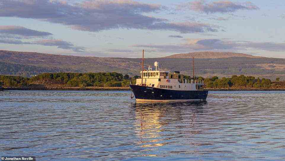 Die abgebildete MV Glen Shiel besucht die Inseln Bute und Arran während der Kreuzfahrt 