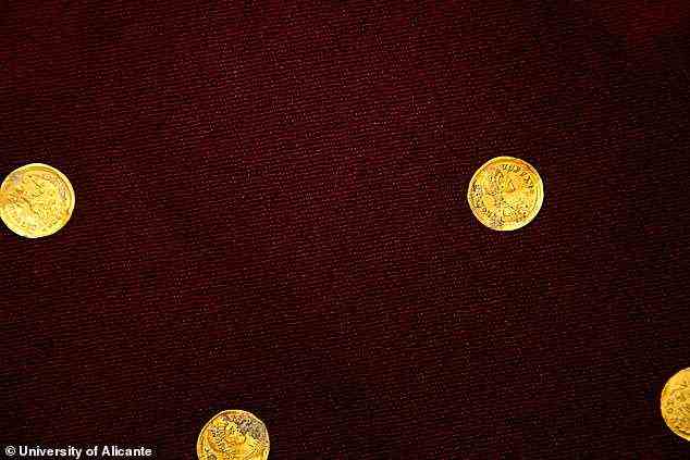 Die Münzen werden nun gereinigt und in einem lokalen Museum ausgestellt, gab die Universität von Alicante bekannt