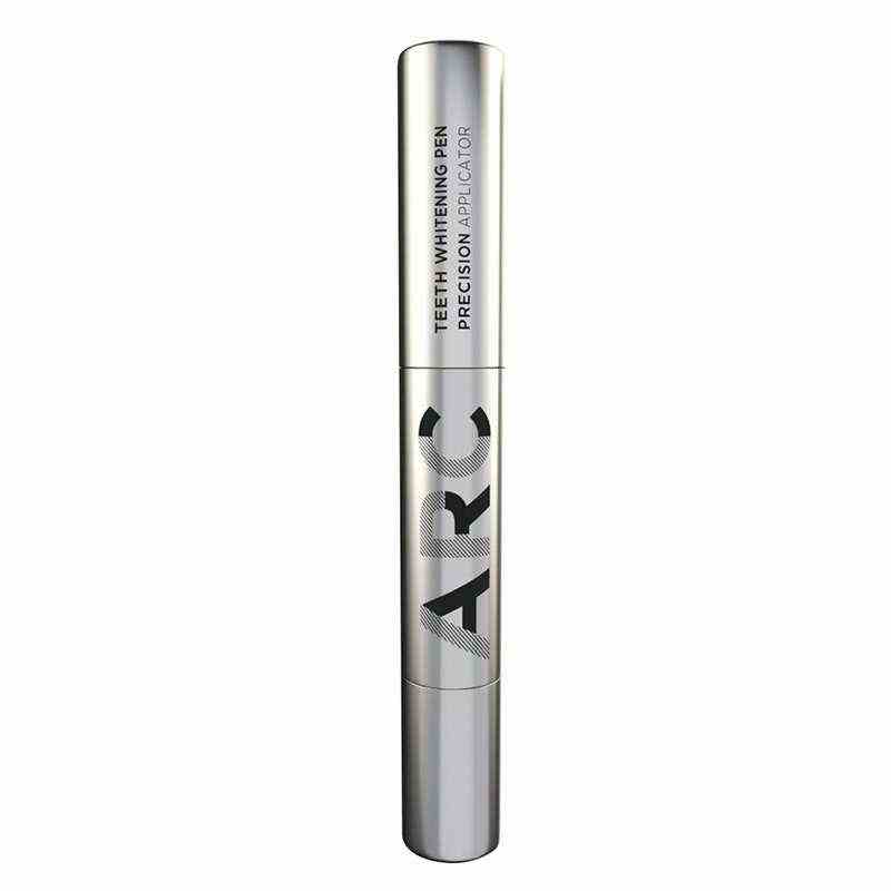 ARC Precision Applicator Teeth Whitening Pen auf weißem Hintergrund