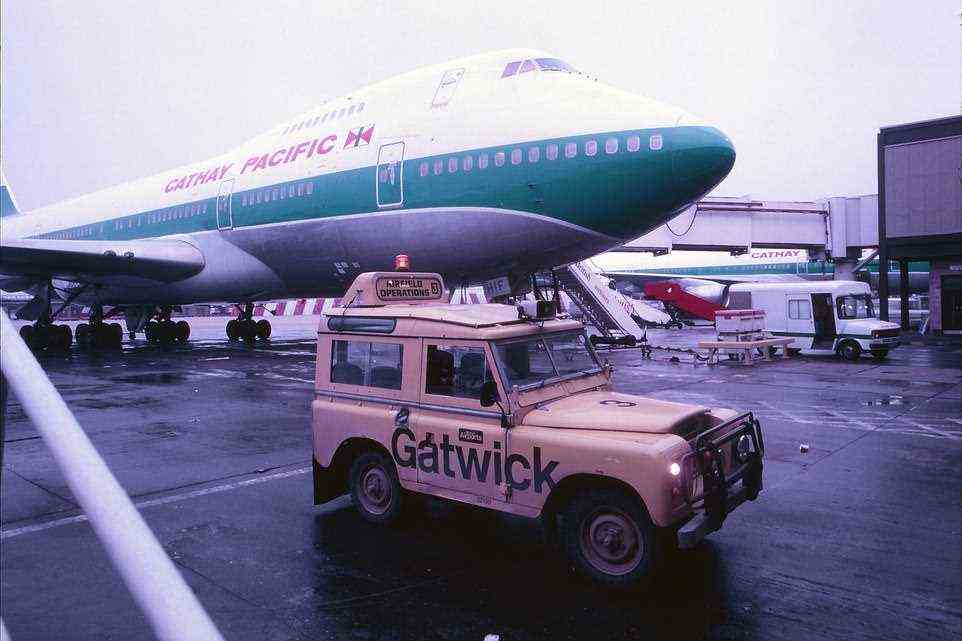 Cathay Pacific's expansion continued throughout the 1980s. In 1982, it introduced Cathay Pacific Cargo, which provided a cargo service to ingratiate the trend of Hong Kong becoming one of the largest re-export trading ports in the world