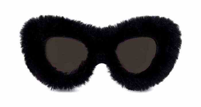 Kim Kardashians Fuzzy 1150 Sonnenbrille polarisiert das Internet