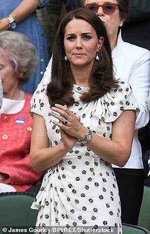 Kate trug das Teekleid, als sie 2018 mit ihrer Schwägerin Meghan Markle in Wimbledon eine Tennispartie sah