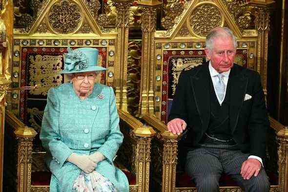 Königin Elizabeth II. und Prinz Charles