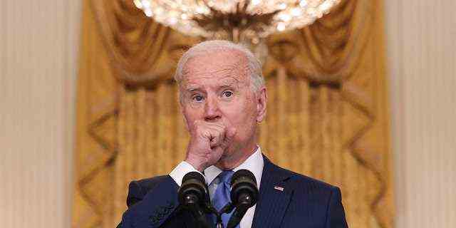 Präsident Biden stellte im September Fragen von Reportern, als er während mehrerer Reden husten sah.