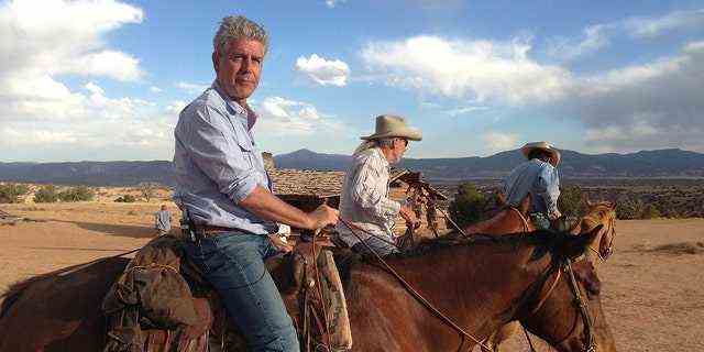 Anthony Bourdain erfüllt sich seinen Traum, Cowboy in New Mexico zu werden.