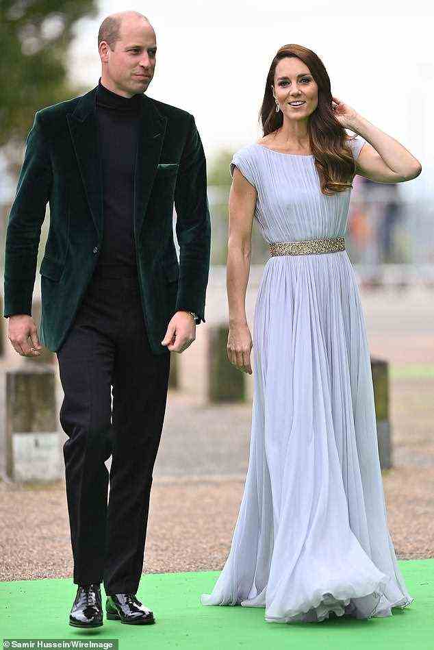 Was für ein Paar!  Es war die erste Zeremonie in Prinz Williams jahrzehntelangem globalen Umweltwettbewerb (im Bild mit Ehefrau Kate Middleton).