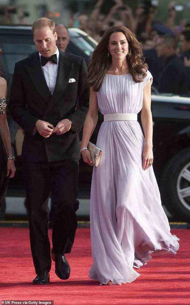 Kate ist 2011 mit Prinz William während einer Tour durch die USA in LA abgebildet