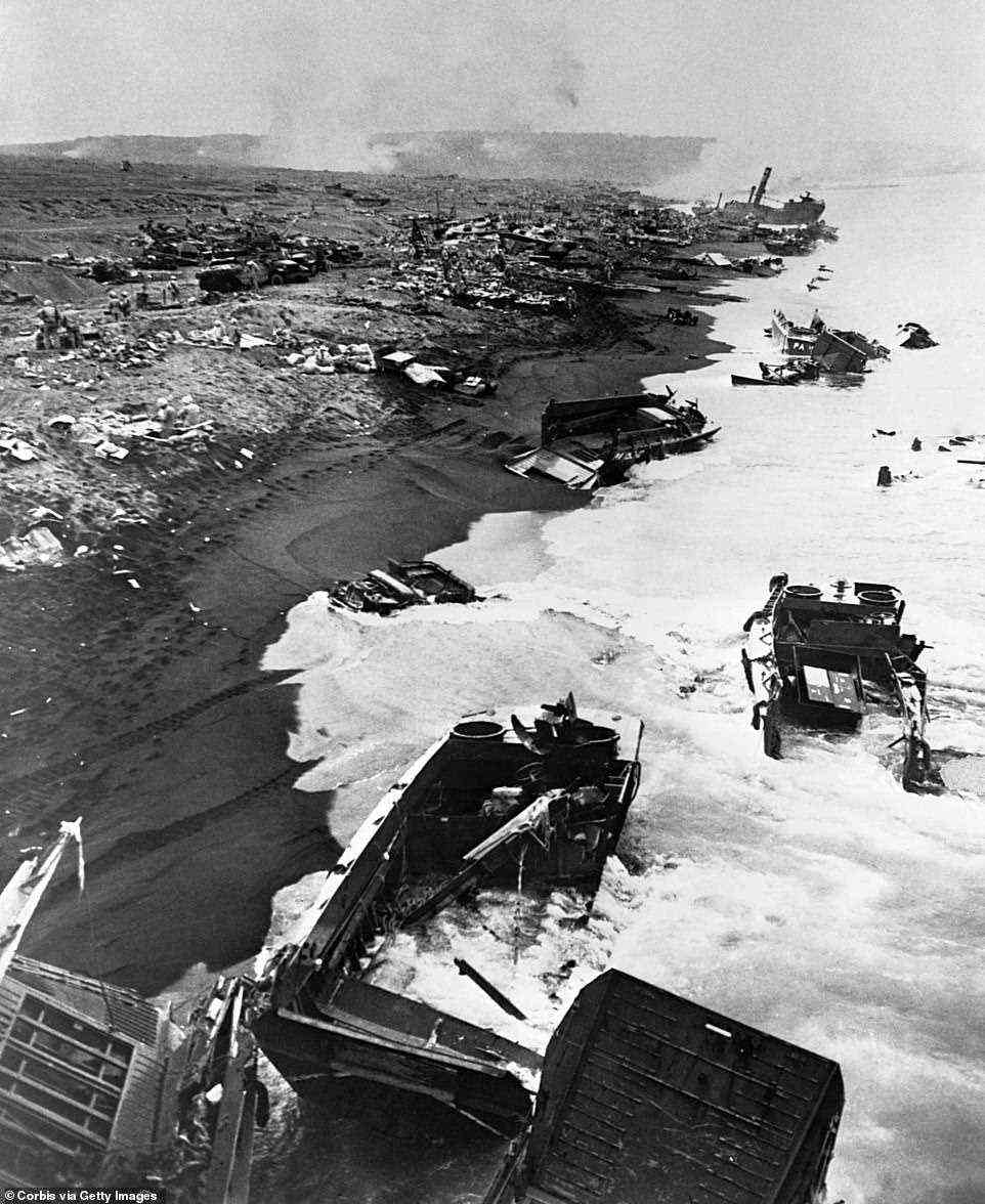 Die Insel wurde verwendet, um einen künstlichen Marinestützpunkt zu schaffen, um eine US-Militärbasis vor dem Angriff auf das japanische Festland zu unterstützen