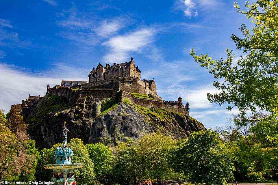 Edinburgh ist die billigste der vier britischen Hauptstädte, knapp vor London.  Abgebildet ist Edinburgh Castle