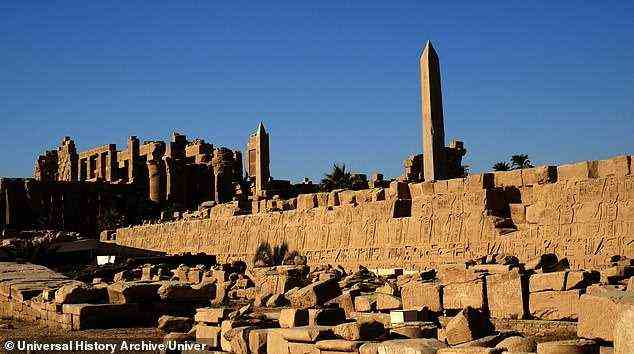 Der Karnak-Tempel (im Bild) wurde vor 4.000 bis 2.000 Jahren erbaut und ein bedeutender Teil davon ist dem ägyptischen Sonnengott Amun-Ra und Theben, der Hauptstadt des alten Ägyptens, gewidmet