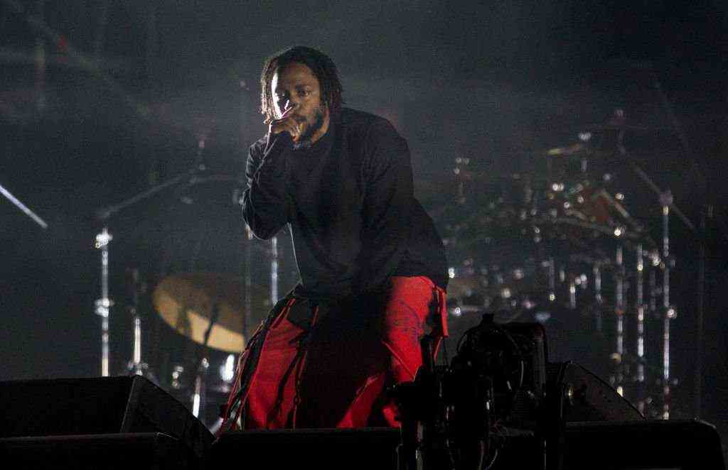 BUENOS AIRES, ARGENTINIEN - 31. MÄRZ: Kendrick Lamar tritt am dritten Tag des Lollapalooza Buenos Aires 2019 im Hipodromo de San Isidro am 31. März 2019 in Buenos Aires, Argentinien auf.  (Foto von Santiago Bluguermann/Getty Images)