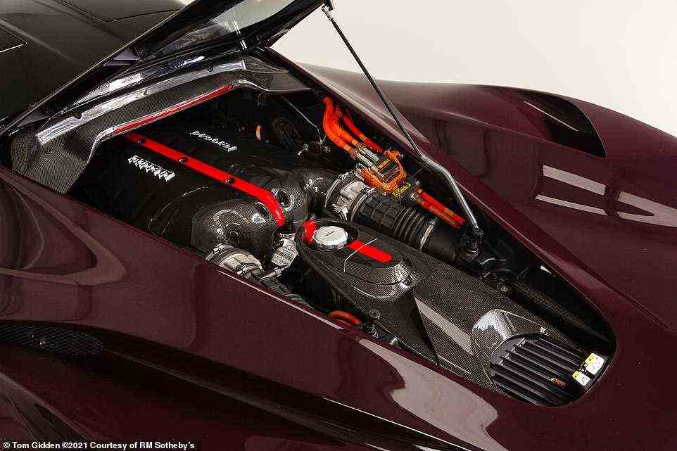 Der Motor des LaFerrari ist der stärkste V12-Saugmotor, der jemals in der Geschichte der Marke in ein Ferrari-Straßenauto eingebaut wurde