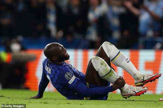 Lukaku verletzte sich beim Champions-League-Sieg von Chelsea gegen Malmö . Bänder im Knöchel