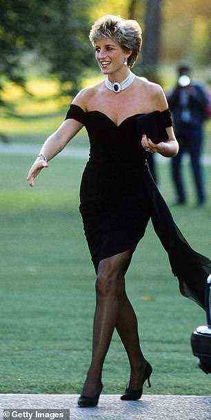 Inspiration: Brumfield erzählte BuzzFeed, dass das schwarze Minikleid, das sie trug, verändert und angepasst wurde, um wie eine moderne Version von Prinzessin Dianas berühmtem Rachekleid auszusehen (im Bild)