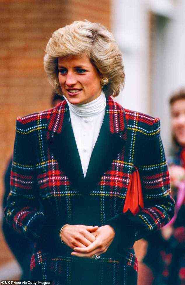 Kristen sagte, sie sei “besessen davon” gewesen, The Crown zu sehen, um in die Identität von Prinzessin Diana (im Bild 1989) einzutauchen