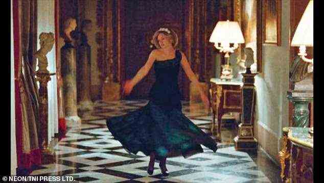 Kristen (im Bild) sagte, ihre Lieblingsszenen beim Drehen betrafen, dass Diana sich beim Tanzen verlor