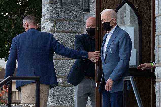 Biden verlässt am 18. September einen Gottesdienst in der St. Edmond Catholic Church in Rehoboth Beach, während eines von nur zwei Besuchen in seinem Sommerhaus als Präsident