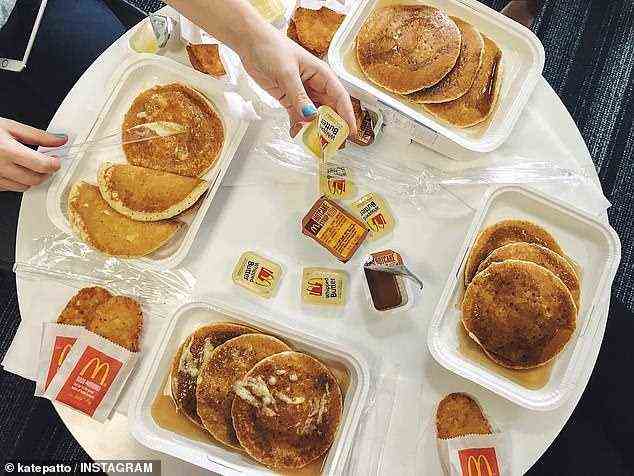 Die Fast-Food-Kette serviert ab Mittag keine Frühstücksmenüs mehr.  Aber eine McDonald's-Sprecherin bestätigte, dass die Lieblings-Hash Browns der Fans weiterhin den ganzen Tag bestellbar sein werden