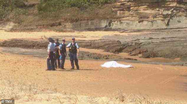 Der Bodyboard-Fahrer starb am Tatort, nachdem er von Umstehenden ans Ufer geschleift wurde