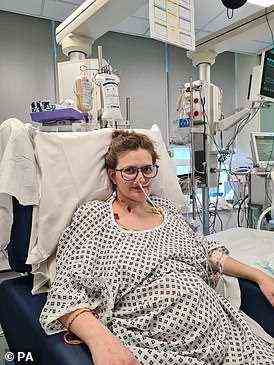 Claire Bromley, 33, aus Kent, im Krankenhaus, nachdem sie sich während der Schwangerschaft mit Coronavirus infiziert hatte