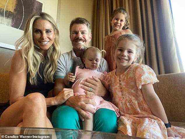 Familie: David und Candice begannen 2013 miteinander auszugehen, nachdem sie sich über Twitter verbunden hatten.  Sie heirateten 2015 und teilen sich drei Töchter: Ivy Mae (6), Indi Rae (5) und Isla Rose (2)