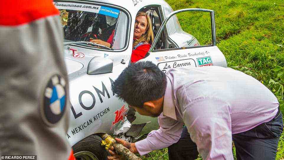 After Renée Brinkerhoff’s crash during the 2015 La Carrera Panamericana rally, a local observer offered assistance to help get her back on the road