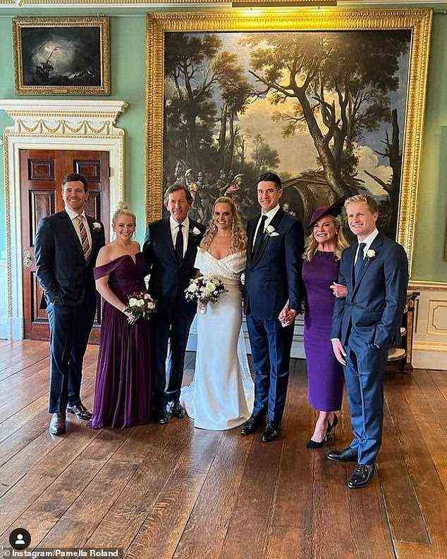 Auf Instagram gratulierte die 62-Jährige ihrer „wunderbaren Tochter und dem hübschen neuen Schwiegersohn“ zu ihrer Hochzeit, die Anfang dieses Monats im Haus der Familie Spencer, Althorp, in Northamptonshire stattfand (im Bild).